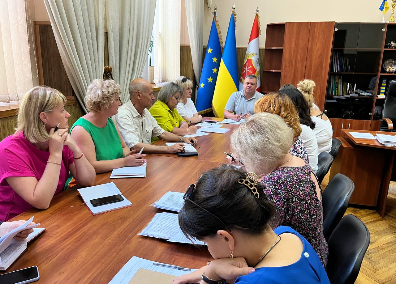 Під головуванням вп Подільського міського голови Олега Албанського відбулась щотижнева апаратна нарада